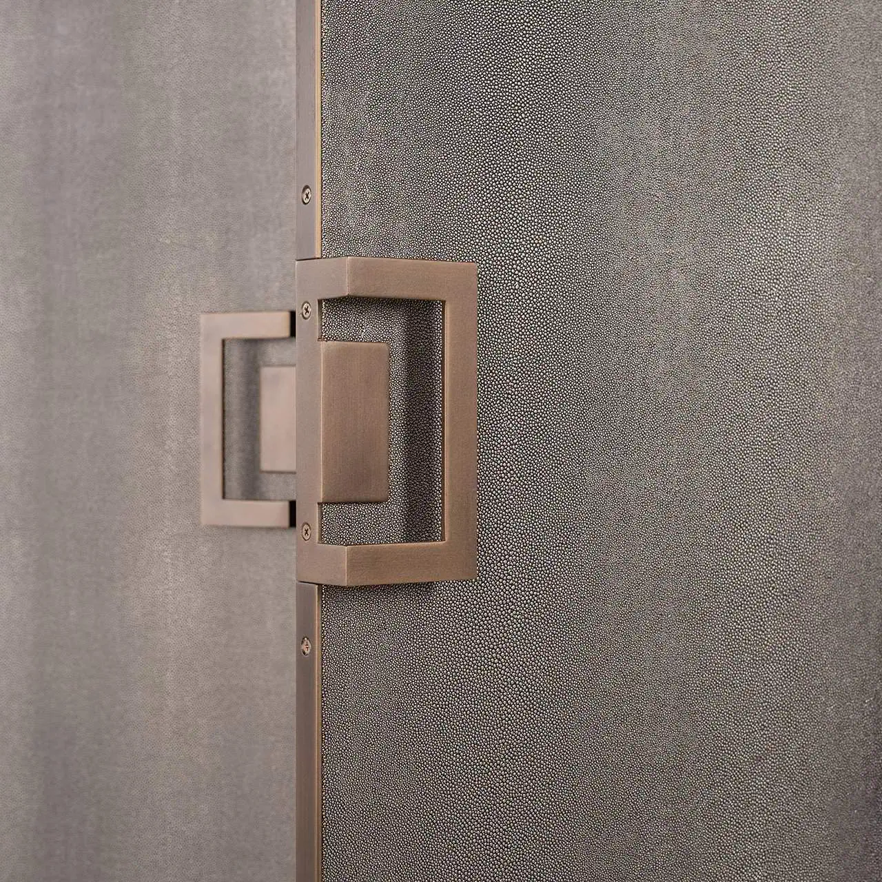 Armoire de bar Bloomville 2-portes (Gold)